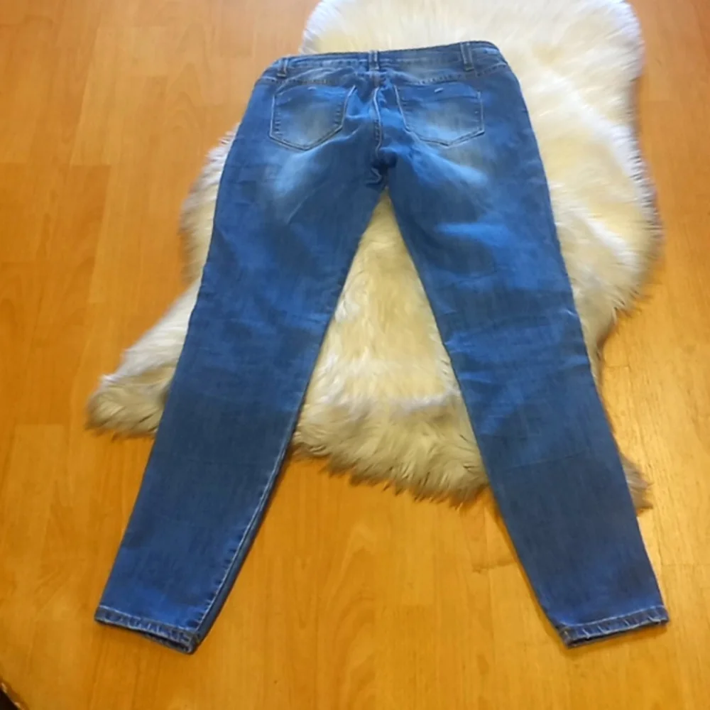Encore Skinny Jeans-#1399 - Picture 11 of 13